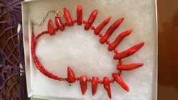 CORAL BEADS HANDMADE 430 - Colliers/Chaînes