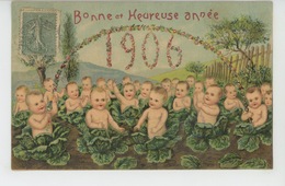 ENFANTS - BEBES - Jolie Carte Fantaisie Gaufrée Bébés Dans Choux De "Bonne Année 1906 "(embossed Postcard ) - Año Nuevo
