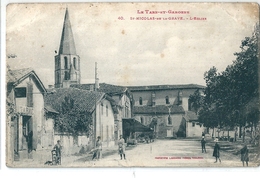 ST - NICOLAS - De - La - GRAVE  ( 82 )   La Place De L'Eglise      ( Angles Cassés, Vendue En L'état ) - Saint Nicolas De La Grave