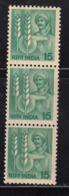 EFO, Error / Creased Paper, Strip Of 3 India MNH 1982, 15p Techology In Agriculture,  Farmer Science Chemistry Lab Tool - Variétés Et Curiosités