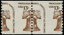 ** ETATS UNIS - Poste - 1074a, Paire De Roulette, Piquage Vertical Au Milieu Des Timbres: 13c. Cloche - Autres & Non Classés