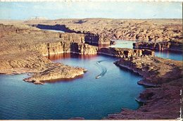 Etats Unis .n° 22426 . Colorado . Lake Powell . The Colorado River  . Cpsm. 9.5 X 14 Cm . - Andere & Zonder Classificatie