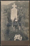 Cca 1915 Böhm Serban Ferdinánd Sírköve, Keményhátú Fotó Schmidt Kőbányai Műterméből, 16×10,5 Cm - Sonstige & Ohne Zuordnung