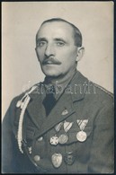 Cca 1940 Katonatiszt Kitüntetésekkel, Fotólap, 13,5×9 Cm - Sonstige & Ohne Zuordnung