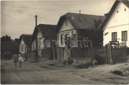 T2 ~1950 Ismeretlen Falu, Utca. Photo - Ohne Zuordnung