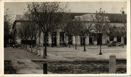 * T2 1941 Kúla, Bács-Kula, Kula; Bérpalota, Magyar üzlet, Könvynyomda és Könyvkötészet, Automobil / Street View, Hungari - Ohne Zuordnung