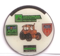 L151 Pin's Tracteur Renault Agri Assurance Groupama Crs Police Mobil Huile Carburant Achat Immédiat - Police