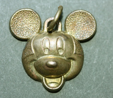 Rare Medaille Pendentif "Mickey / Offert Par Le Journal De Mickey" Walt Disney - Colgantes