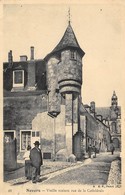 CPA  NEVERS VIEILLE MAISON RUE DE LA CATHEDRALE - Nevers