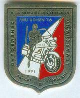 Pin's Motard POLICE NATIONALE - FMU ROUEN 76 - A La Mémoire Des Officiers ... Acsel - 729 - Police