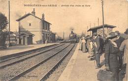 78-BONNIERES-SUR-SEINE-ARRIVEE D'UNE TRAIN - Bonnieres Sur Seine