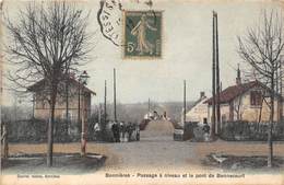 78-BONNIERES-SUR-SEINE- PASSAGE A NIVEAU ET LE PONT DE BENNECOURT - Bonnieres Sur Seine