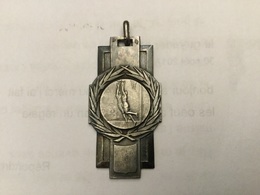 Médaille De La Ffbb Coupe De Guerre 1940 Rare - Bekleidung, Souvenirs Und Sonstige