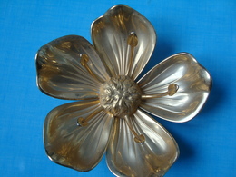 Cendrier Fleur Laiton - Pétales Amovibles  Doré   Art  Nouveau . - Metall