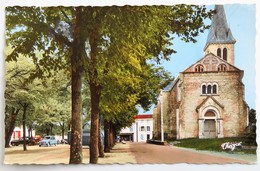 Carte Postale : 79 BRIOUX SUR BOUTONNE : La Place Du Champ De Foire Et L'Eglise, Timbre En 1962 - Brioux Sur Boutonne