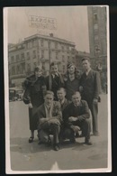 ST.JANS MOLENBEEK  - FOTOKAART  GROEP MENSEN AAN BROUWERIJ VANDENHEUVEL - Molenbeek-St-Jean - St-Jans-Molenbeek