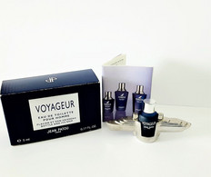 Miniatures De Parfum  VOYAGEUR  De  JEAN PATOU  5 Ml  EDT +  Bateau Métal + Boite   Miniature Verre BLEU MAT  Dépoli - Miniatures Hommes (avec Boite)