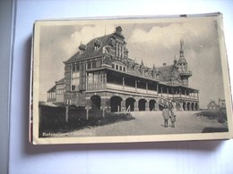 Nederland Holland Pays Bas Domburg Met 2 Dames Bij Badpaviljoen - Domburg