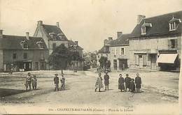 - Creuse -ref-A352- Chatelus Malvaleix - Place De La Liberté - Enfants - Carte Bon Etat - - Chatelus Malvaleix