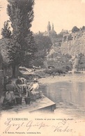 LUXEMBOURG-Lëtzebuerg-Luxemburg- L'Alzette Au Pied Du Rocher Du Bock-METIER Lavandière  -   2 SCANS - Luxemburg - Town