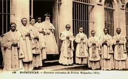 Madagascar     Première Ordination De Prêtres Malgaches  1925 - Madagaskar