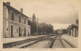 Les Aix D' Angillon La Gare  Edit Boulanger - Les Aix-d'Angillon