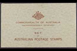 1934 COMMONWEALTH OF AUSTRALIA PRESENTATION PACK A Greyish Folder Inscribed "Commonwealth Of Australia / Postmaster-Gene - Other & Unclassified