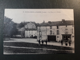 MOUILLERON EN PAREDS  LA PLACE ET LA CHATEAU - Mouilleron En Pareds