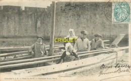Delcampe - 29 Concarneau, Cp Pionnière, Groupe De Garçons Et Filles Dans Un Bateau En Gros Plan, Affranchie 1906 + Cachet OR - Concarneau