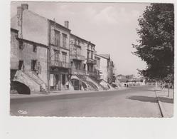 Aubière La Place Des Ramacles - Aubiere