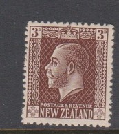New Zealand SG 420 1915 King Edvard VII,Three Pence Chocolate,perf 14 X 14.5,mint Hinged - Ongebruikt