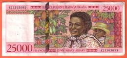 MADAGASCAR - 25000 Francs / 5000 Ariary  De 1998 - Pick 82 - Madagascar