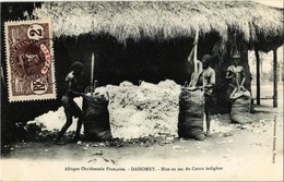 * T1 Dahomey, Afrique Occidentale Francaise, Mise En Sac Du Coton Indigéne / Folklore From French West Africa, Cotton Pa - Ohne Zuordnung