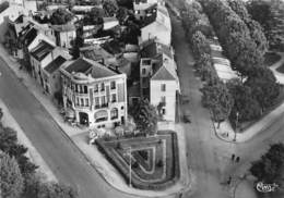 03-NERIS-LES-BAINS- VUE AERIENNE SUR LE ROND POINT DES ARENES - Neris Les Bains