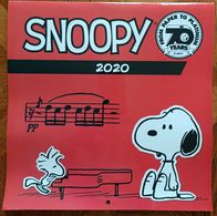 SNOOPY Calendrier 2020 (chien, BD, Schultz) - Peanuts Calendar 16 Months - 12 Dessins - Grossformat : 2001-...