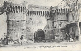 Pernes-les-Fontaines (Vaucluse) Porte Villeneuve, Café De France - Edition J. Brun Et Cie, Carte N° 31 - Pernes Les Fontaines