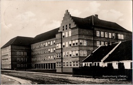 ! Alte Ansichtskarte 1932, Rastenburg In Ostpreußen, Schule, Hindenburg Ober Lyzeum, Architektur, Architecture, Bauhaus - Polonia