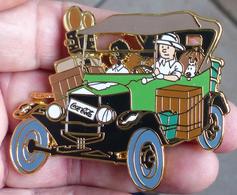 Pin's SUPERBE PINS TINTIN AU CONGO COCA COLA BLANC, QUALITE ARTHUS BERTRAND, 7cm X 5cm - BD