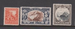 New Zealand SG 559-62 1935 Definitive Perf 14, Mint Light Hinged - Unused Stamps