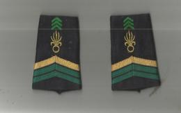 LEGION ETRANGERE LOT DE 2 EPAULETTES - Equipement