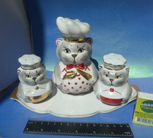 VTG Pottery Russia Gardner Verbilky CATS Figural Salt Pepper Shaker Bottle Tray - Autres & Non Classés