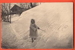 MK-12 Bonne Année Carte-photo De Fillette Dans La Neige. Circulé 1905 De Lausanne Vers La France - Neujahr