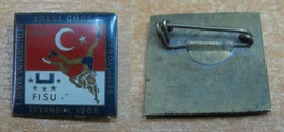 AC -  1st FISU WORLD UNIVERSITY WRESTLING CHAMPIONSHIP 1968, ISTANBUL PIN - BADGE - Ringen