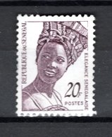 SENEGAL   N° 557     OBLITERE   COTE  0.15€    FEMME - Sénégal (1960-...)
