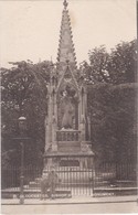 GLOUCESTER - Bishop Hooper's Monument - Gloucester