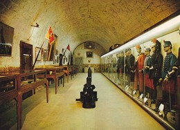MILITARIA. CPM 10X15 .Fort De LA POMPELLE 1914-1918 . REIMS (51) Musée Français (En Vitrines, Mannequins En Uniformes ) - Uniforms