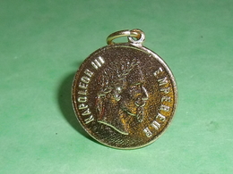 Fèves / Personnages : Médaille , Pendentif , Empereur , Napoléon III , OR  T138 - Personnages