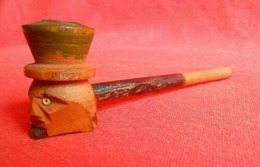 Petite Pipe En Bois Sculpté - Otros & Sin Clasificación