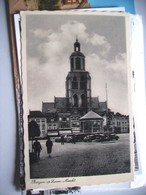 Nederland Holland Pays Bas Bergen Op Zoom Met Markt En Oude Auto's - Bergen Op Zoom