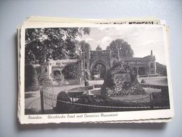 Nederland Holland Pays Bas Naarden Met Utrechtse Poort En Monument Oud - Naarden